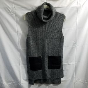 Banana Republic Gray Sleeveless TNeck Sz Small